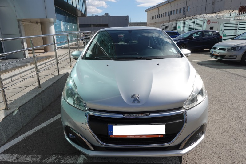 Peugeot 208 1, 0 бензин, снимка 5 - Автомобили и джипове - 46261666