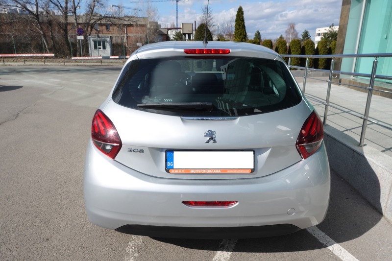 Peugeot 208 1, 0 бензин, снимка 4 - Автомобили и джипове - 45405038