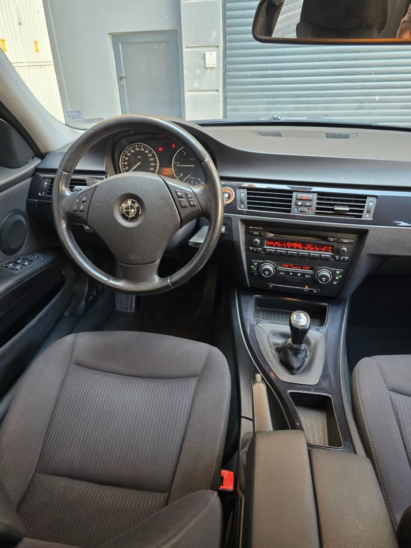 BMW 320 Facelift EURO 5, снимка 7 - Автомобили и джипове - 52723805