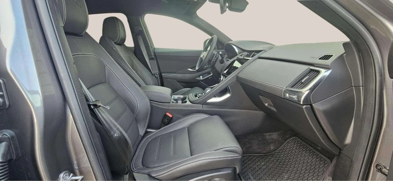 Jaguar E-pace 2.0, снимка 4 - Автомобили и джипове - 52160569