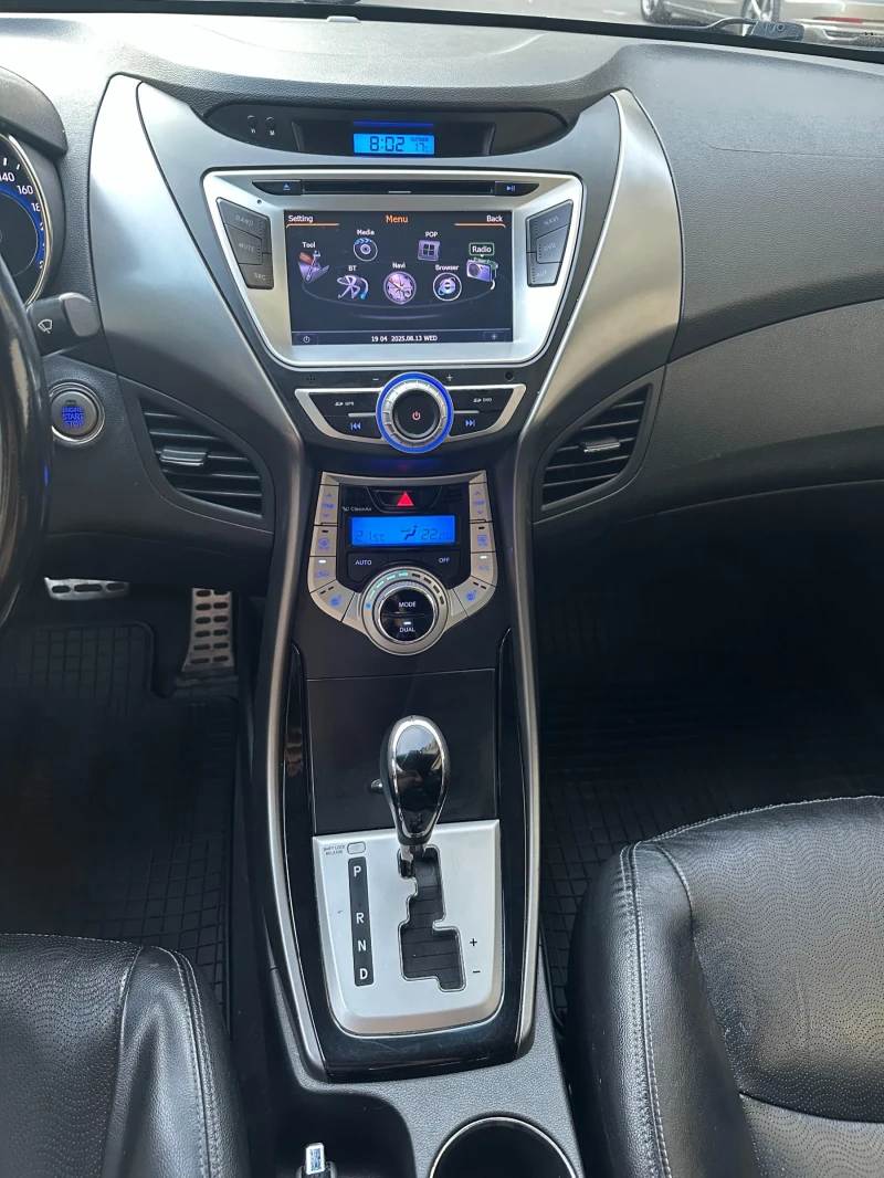 Hyundai Elantra 1.6 MPI, снимка 14 - Автомобили и джипове - 52490996