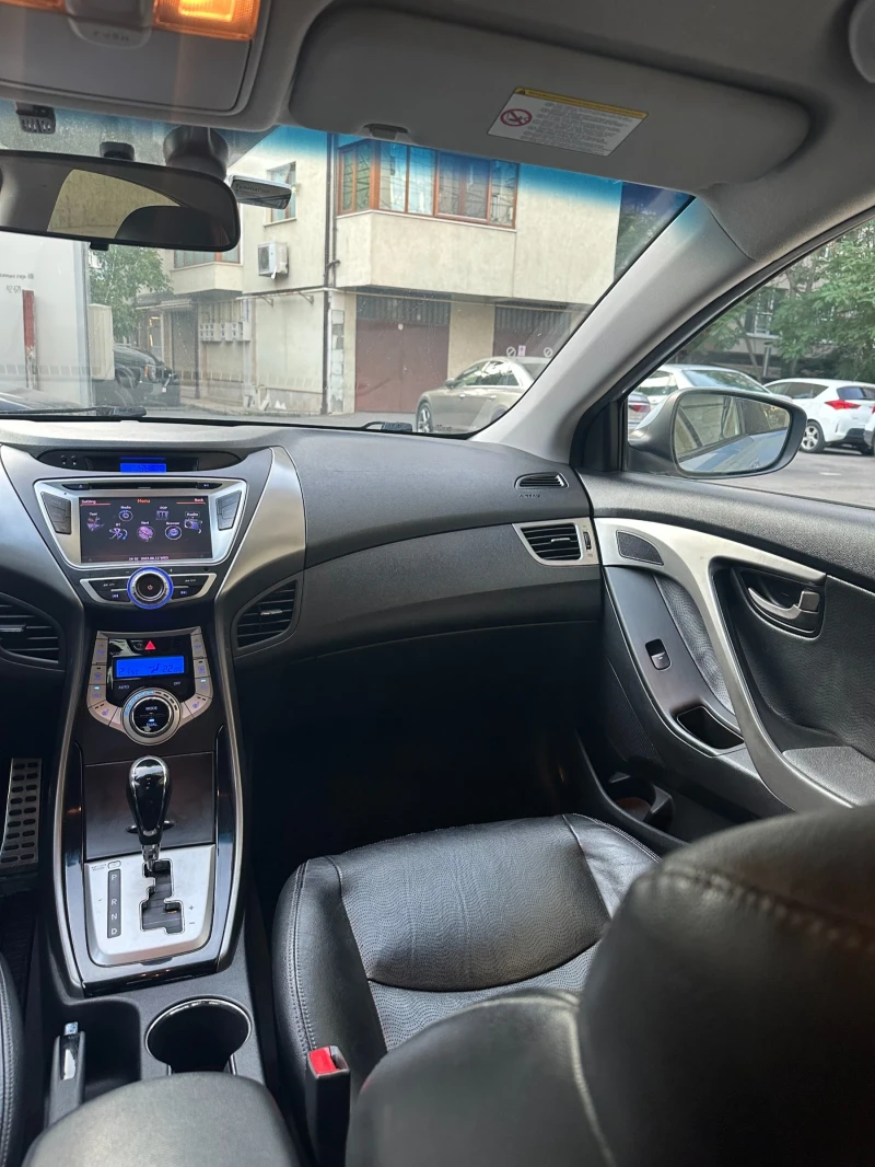 Hyundai Elantra 1.6 MPI, снимка 11 - Автомобили и джипове - 52490996