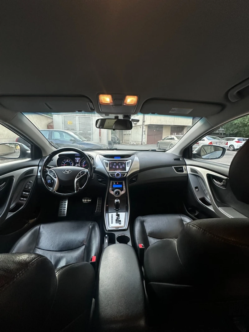 Hyundai Elantra 1.6 MPI, снимка 12 - Автомобили и джипове - 52490996