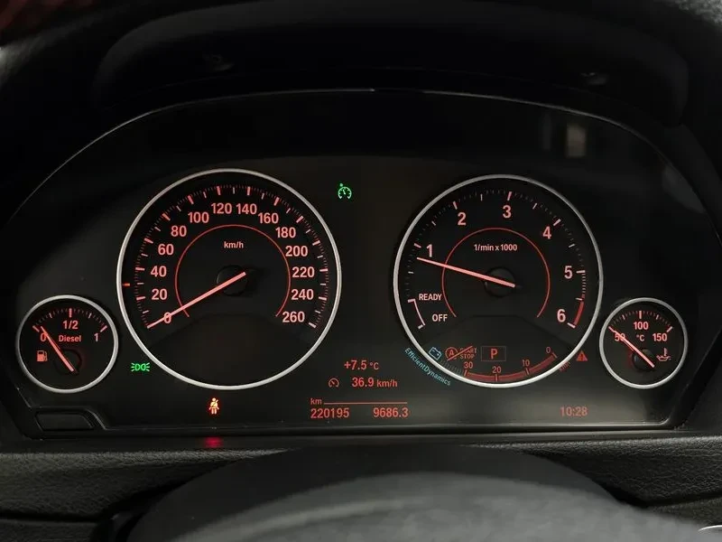 BMW 320 d Sports, снимка 8 - Автомобили и джипове - 53854794