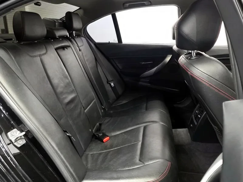 BMW 320 d Sports, снимка 12 - Автомобили и джипове - 53854794