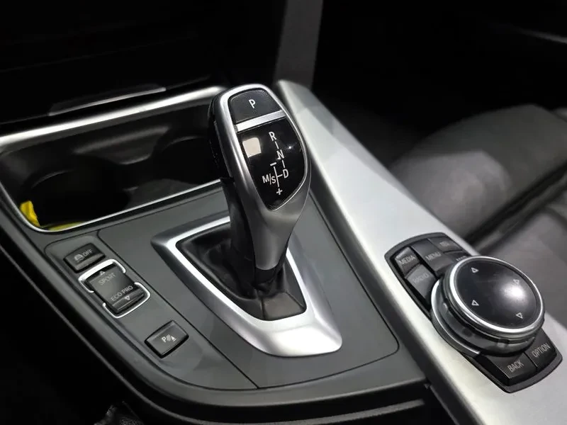 BMW 320 d Sports, снимка 9 - Автомобили и джипове - 53854794