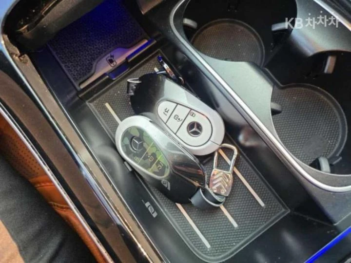 Mercedes-Benz S 580 MAYBACH, снимка 11 - Автомобили и джипове - 55595179