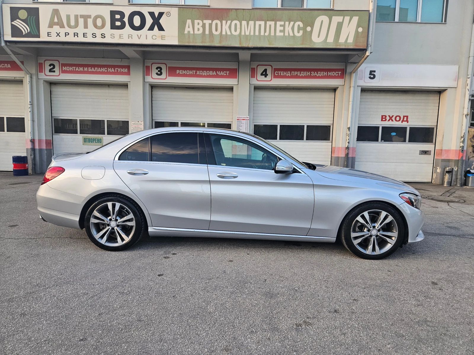 Mercedes-Benz C 300 Avantgarde/BURMESTER - изображение 6