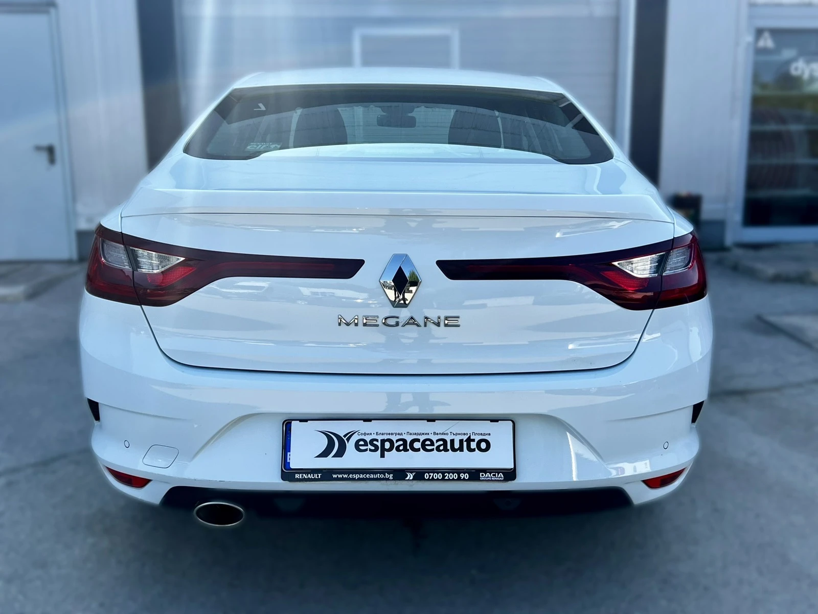 Renault Megane Sedan 1.3 TCe / 140 к.с. - изображение 5