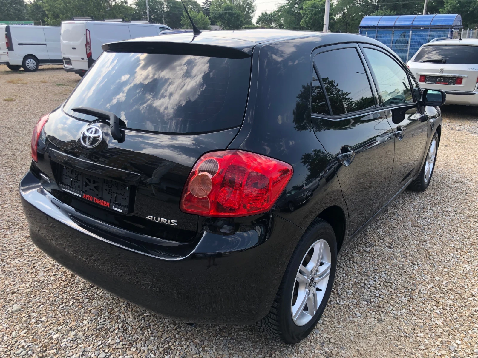 Toyota Auris 1.4 D4D-90 к.с- 6 ск/КЛИМАТРОНИК-ОТЛИЧНО СЪСТОЯНИЕ - изображение 5