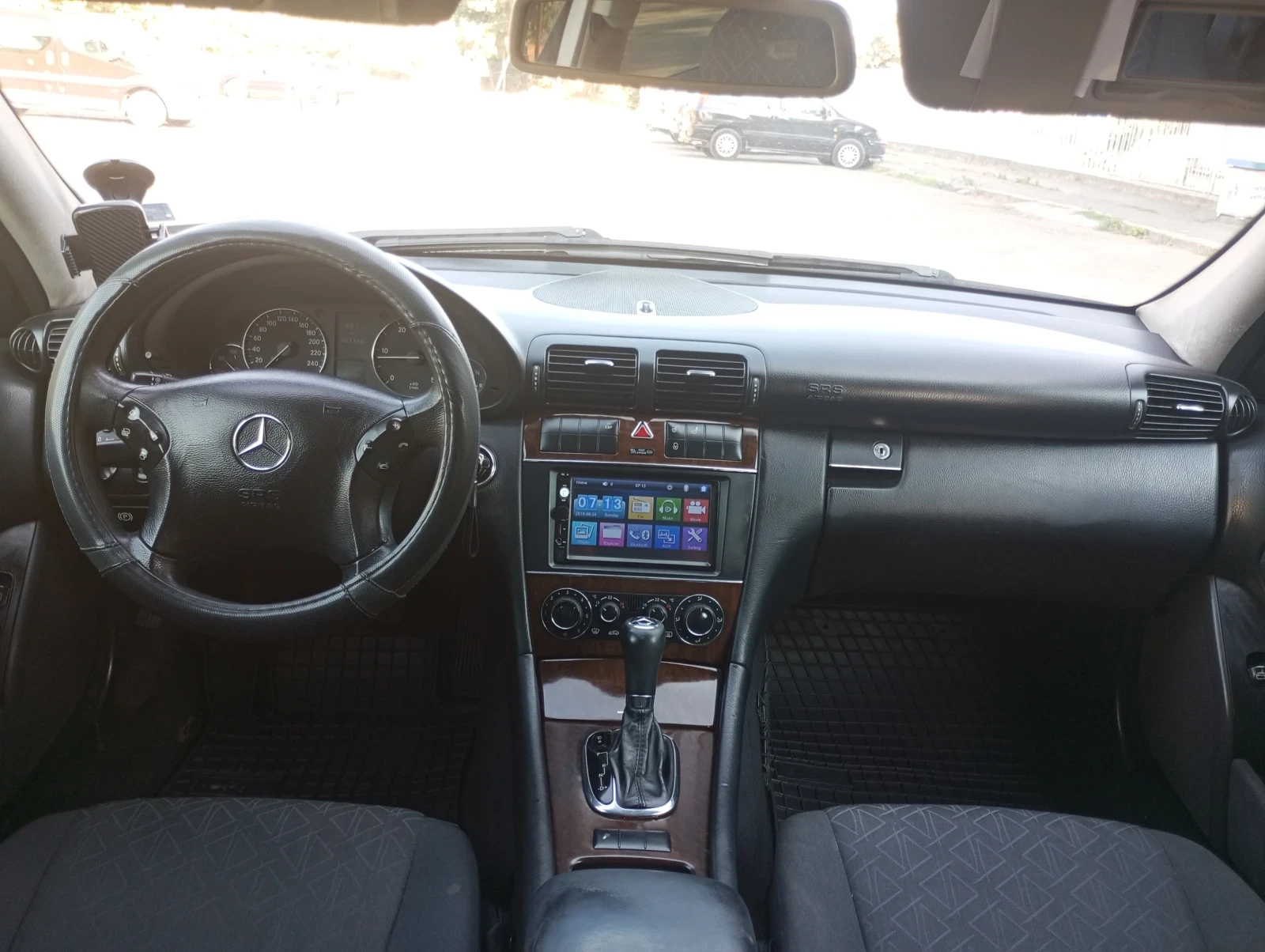 Mercedes-Benz C 200  - изображение 7