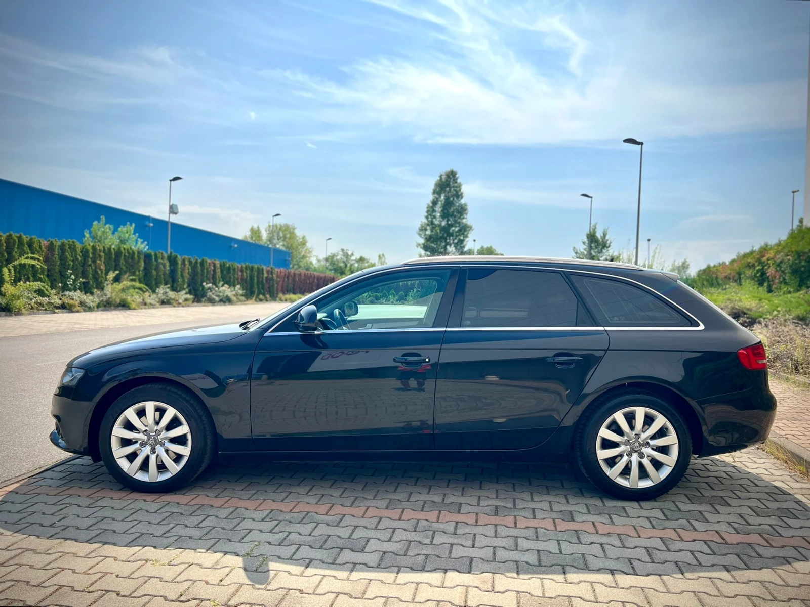 Audi A4 2.0TDI Лизинг през Уникредит по 280 лева - изображение 4