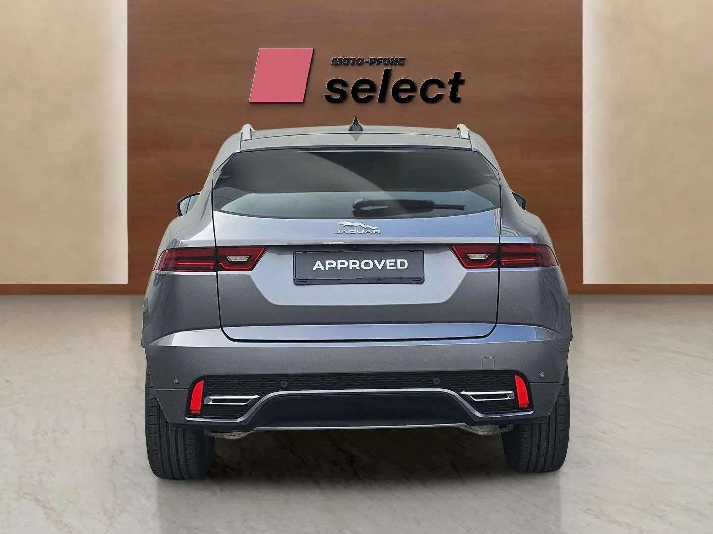 Jaguar E-pace 2.0 D - изображение 8