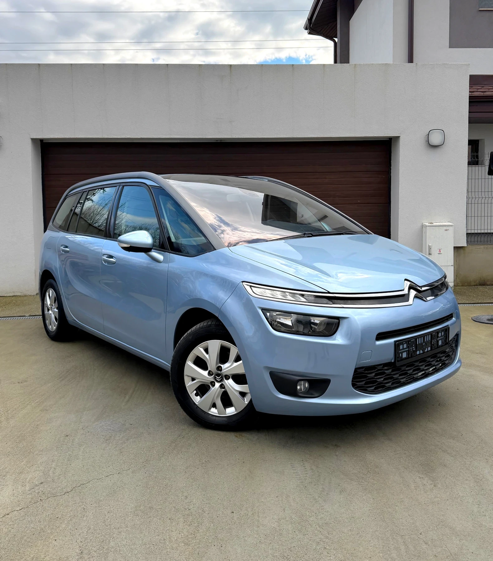 Citroen Grand C4 Picasso 1.6hdi 6+ 1 Navi 6ск