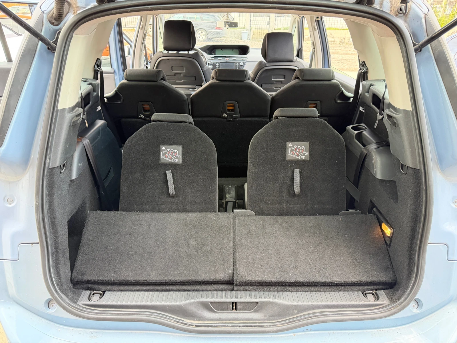 Citroen Grand C4 Picasso 1.6hdi 6+ 1 Navi 6ск, снимка 16 - Автомобили и джипове - 53637153