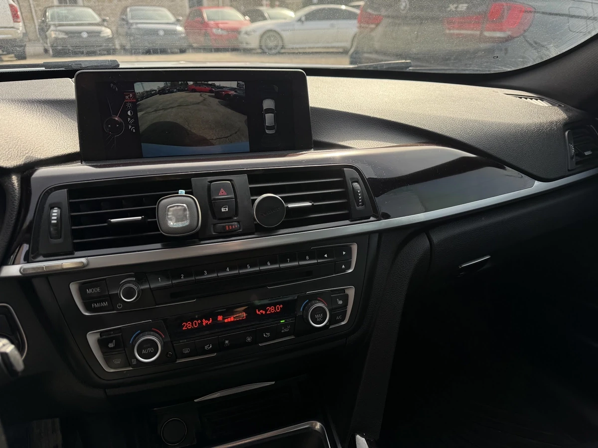 BMW 335 * XDRIVE* МПАКЕТ* РЕКАРО* KEYLESS* , снимка 12 - Автомобили и джипове - 53978925