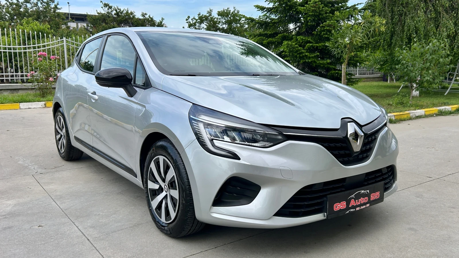 Renault Clio 1.6 E-tech Hybrid/Автоматик/30000км