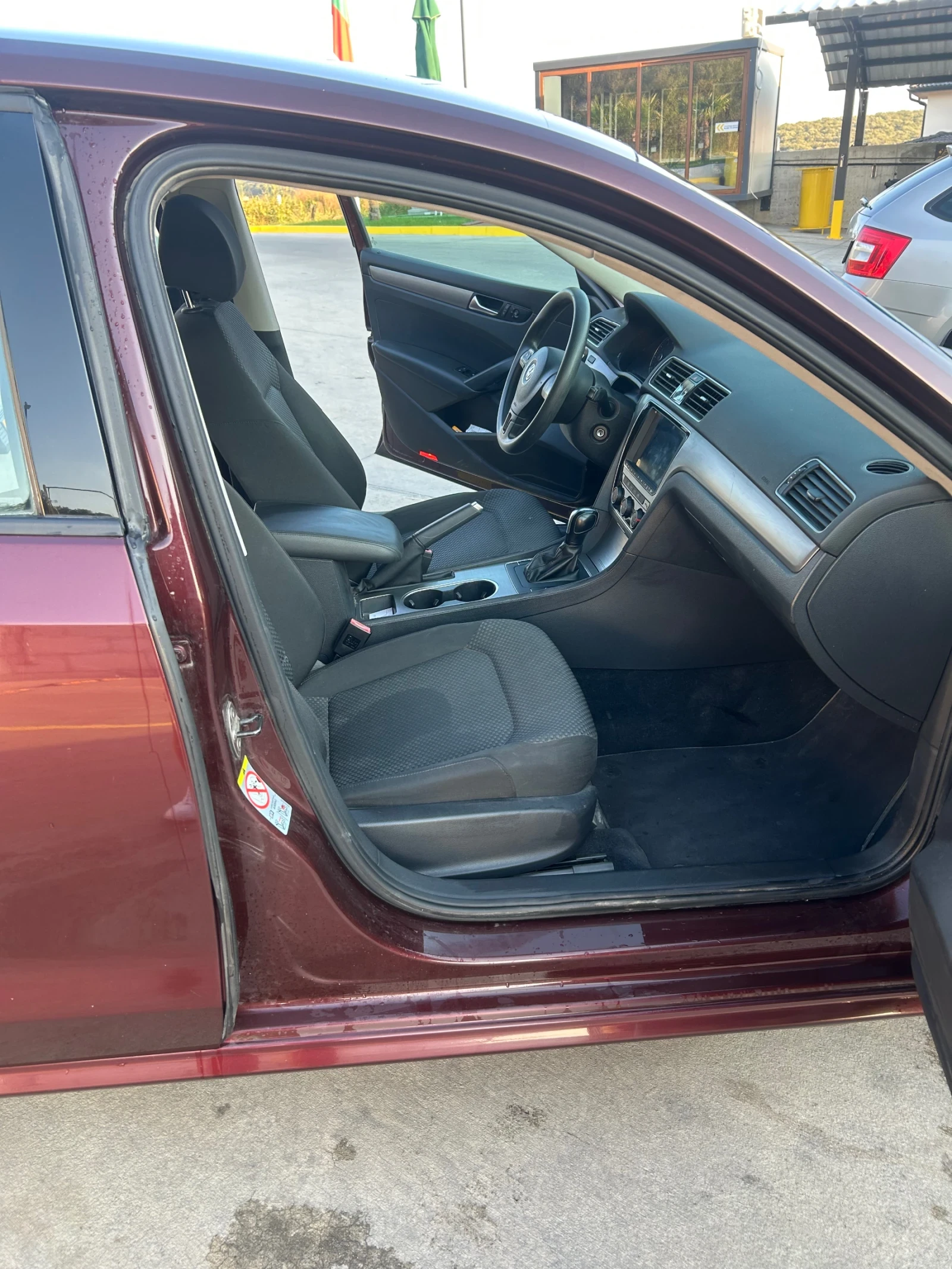 VW Passat, снимка 10 - Автомобили и джипове - 56159767