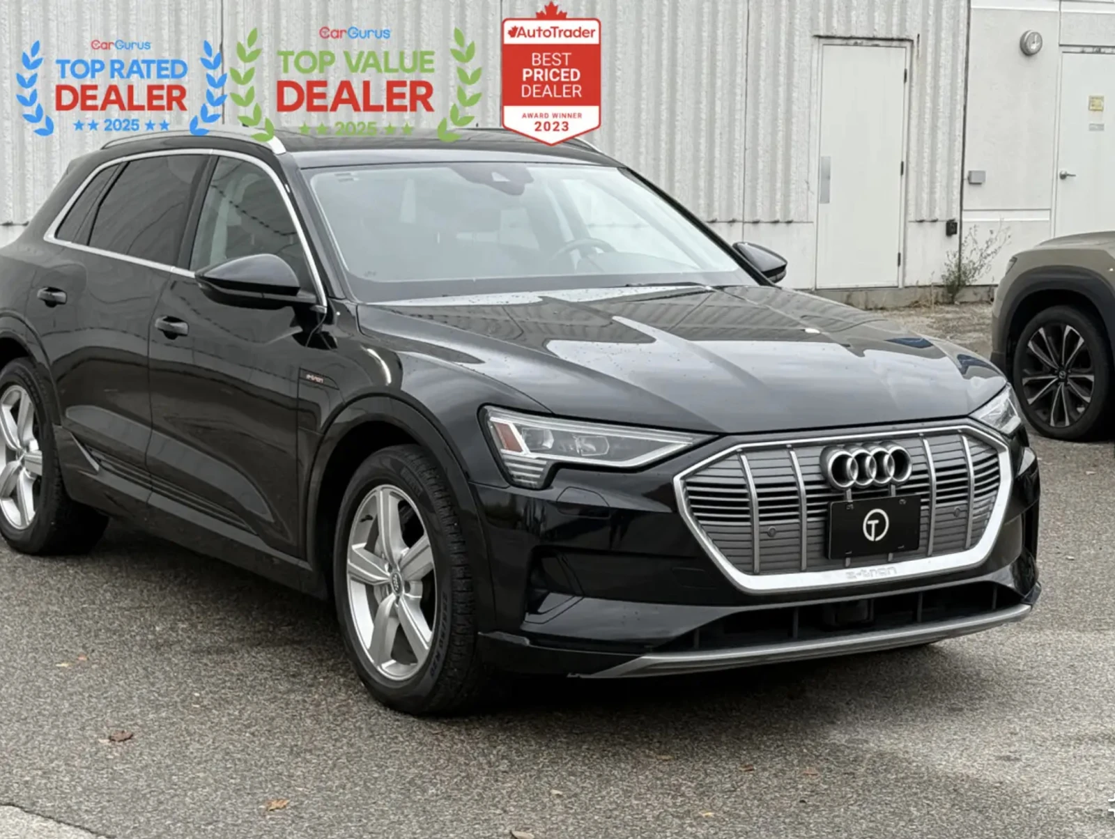 Audi E-Tron 436KM* PROGRESSIV* ACCIDENT FREE* PANO* , снимка 2 - Автомобили и джипове - 56557756