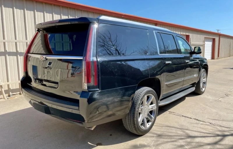 Cadillac Escalade, снимка 3 - Автомобили и джипове - 49274679