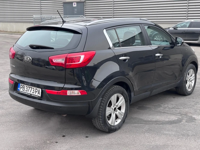 Kia Sportage, снимка 4 - Автомобили и джипове - 49295657