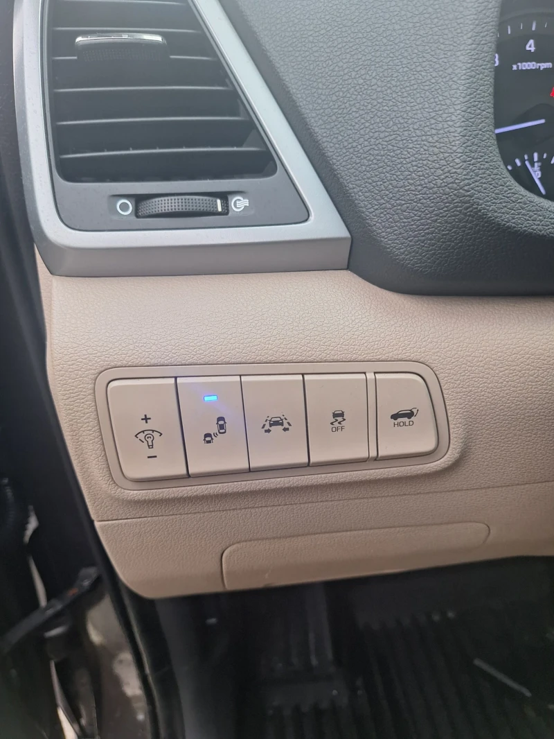 Hyundai Tucson, снимка 4 - Автомобили и джипове - 52334528