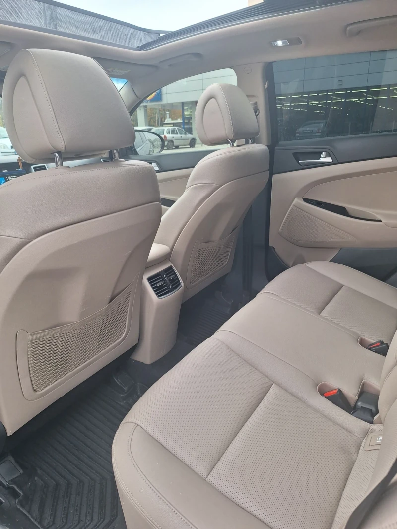 Hyundai Tucson, снимка 13 - Автомобили и джипове - 52334528