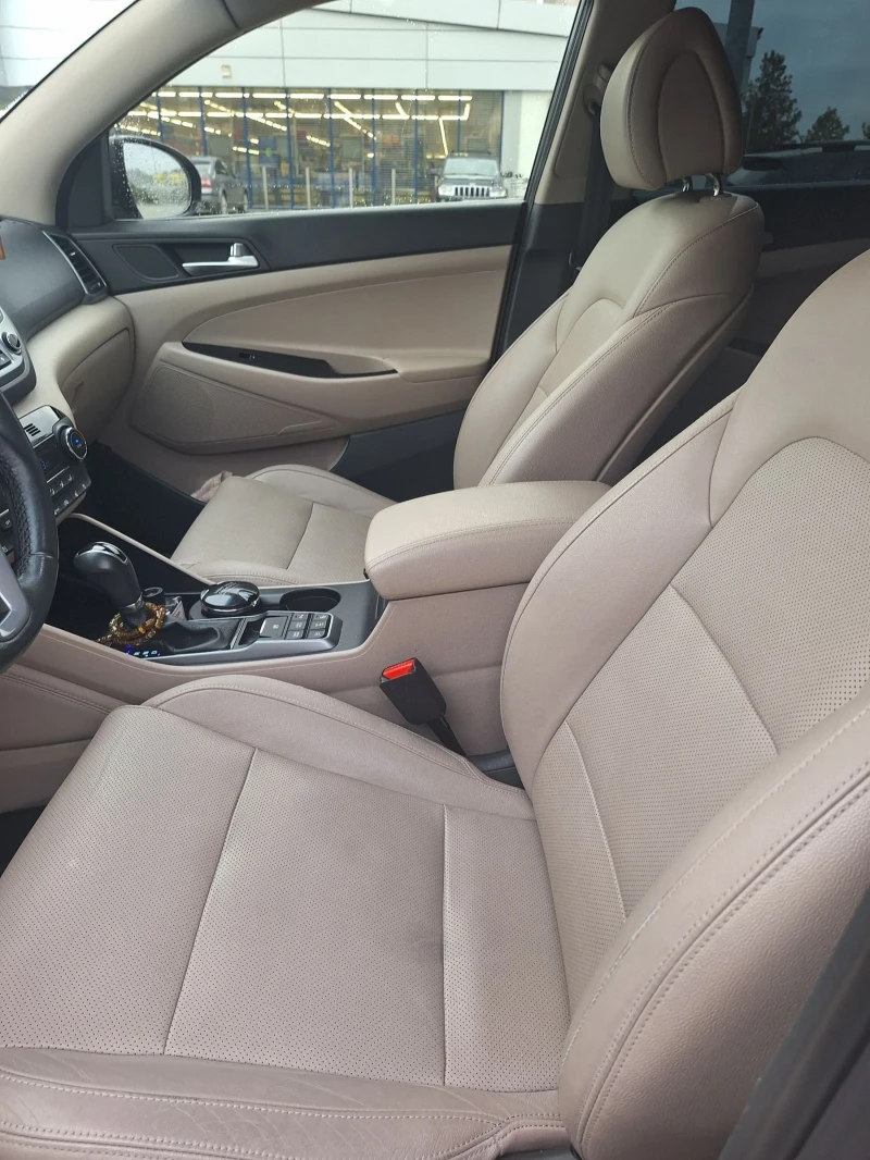 Hyundai Tucson, снимка 12 - Автомобили и джипове - 52334528