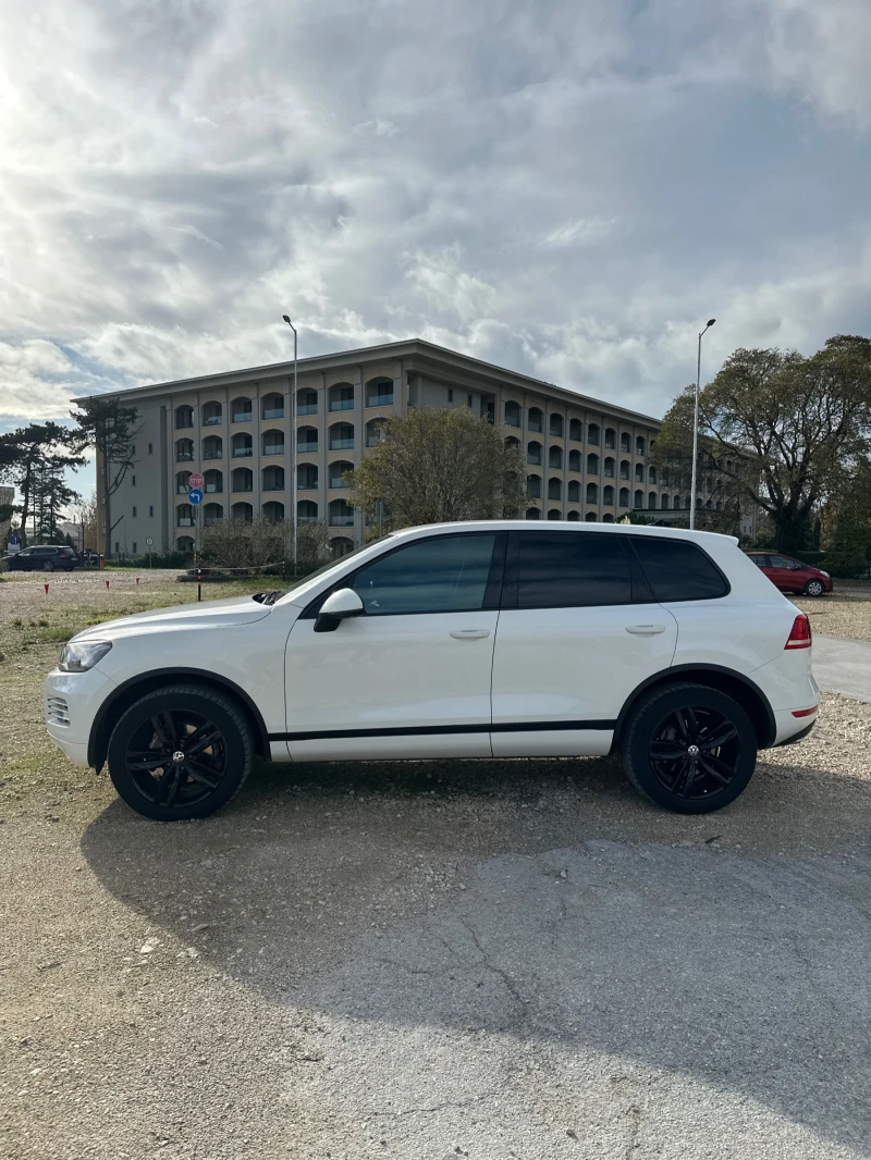 VW Touareg, снимка 4 - Автомобили и джипове - 52567365