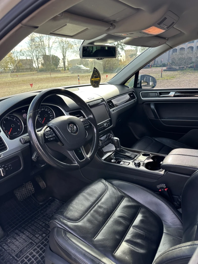 VW Touareg, снимка 7 - Автомобили и джипове - 52567365