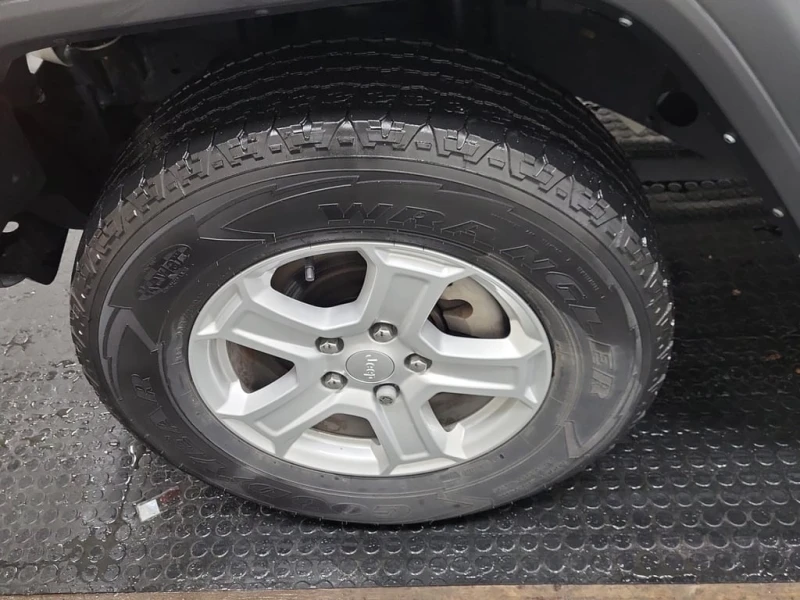 Jeep Wrangler * UNLIMITED SPORT * CARFAX * , снимка 17 - Автомобили и джипове - 53242315