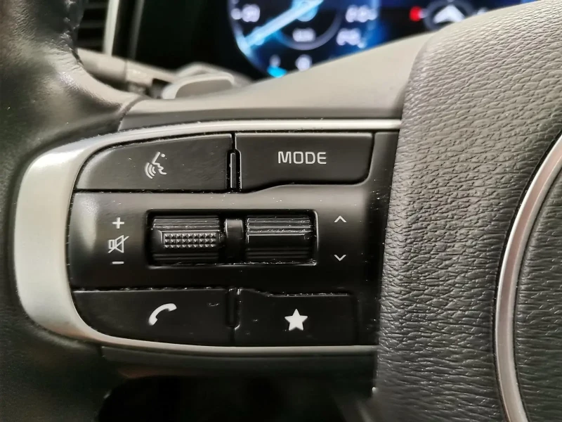 Kia Sportage Hybrid , снимка 11 - Автомобили и джипове - 53250066