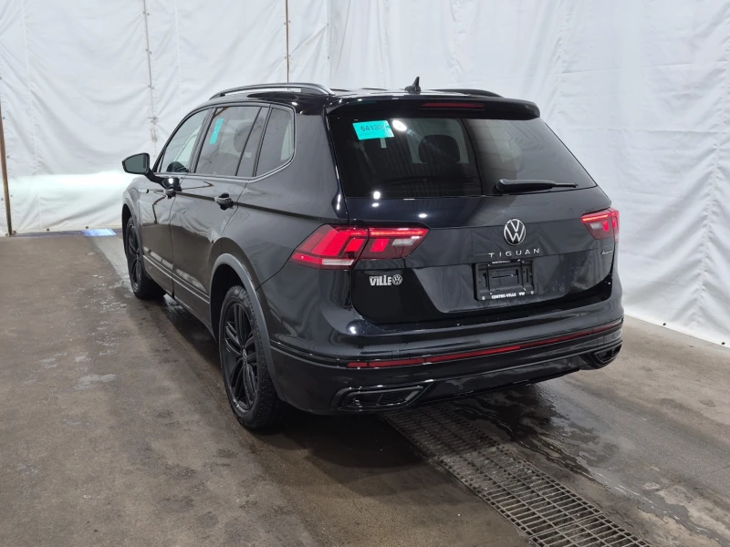 VW Tiguan R-LINE BLACK EDITION| PANO| CARFAX| 4MOTION| , снимка 4 - Автомобили и джипове - 53432371