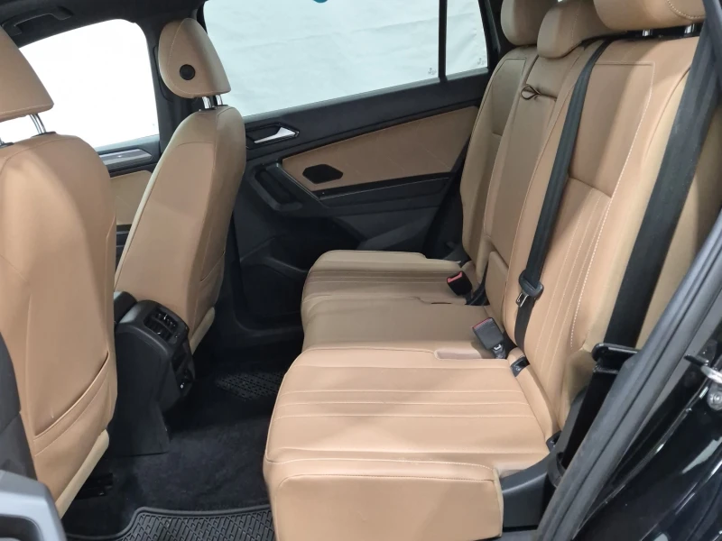 VW Tiguan R-LINE BLACK EDITION| PANO| CARFAX| 4MOTION| , снимка 13 - Автомобили и джипове - 53432371