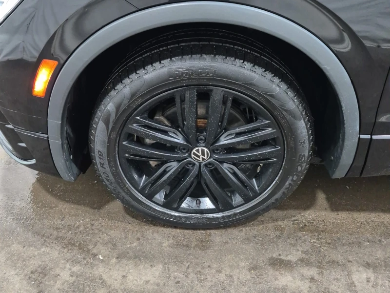 VW Tiguan R-LINE BLACK EDITION| PANO| CARFAX| 4MOTION| , снимка 8 - Автомобили и джипове - 53432371