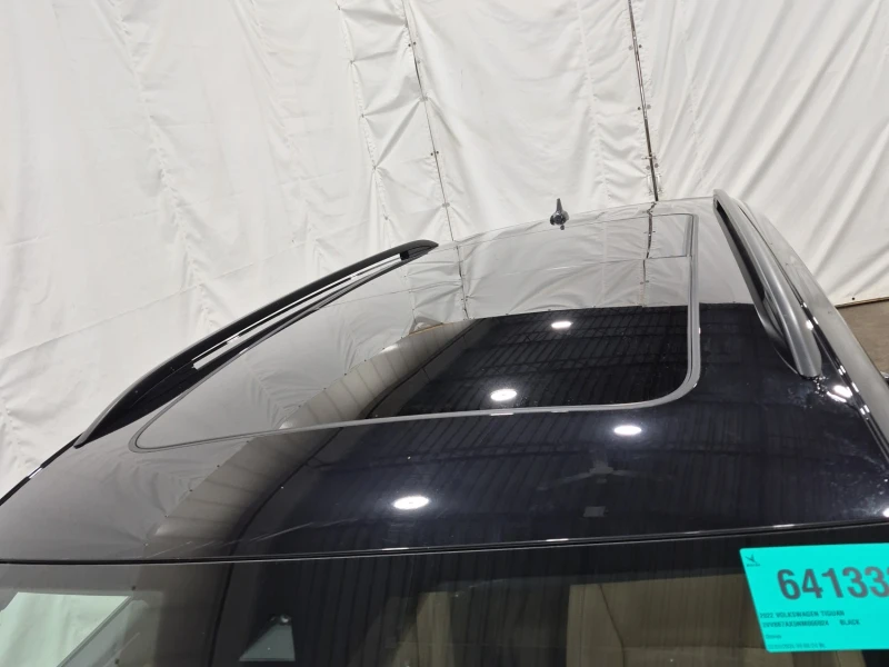VW Tiguan R-LINE BLACK EDITION| PANO| CARFAX| 4MOTION| , снимка 7 - Автомобили и джипове - 53432371