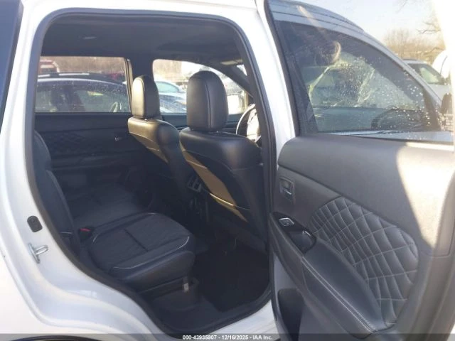 Mitsubishi Outlander PHEV GT S-AWC, снимка 11 - Автомобили и джипове - 53424271