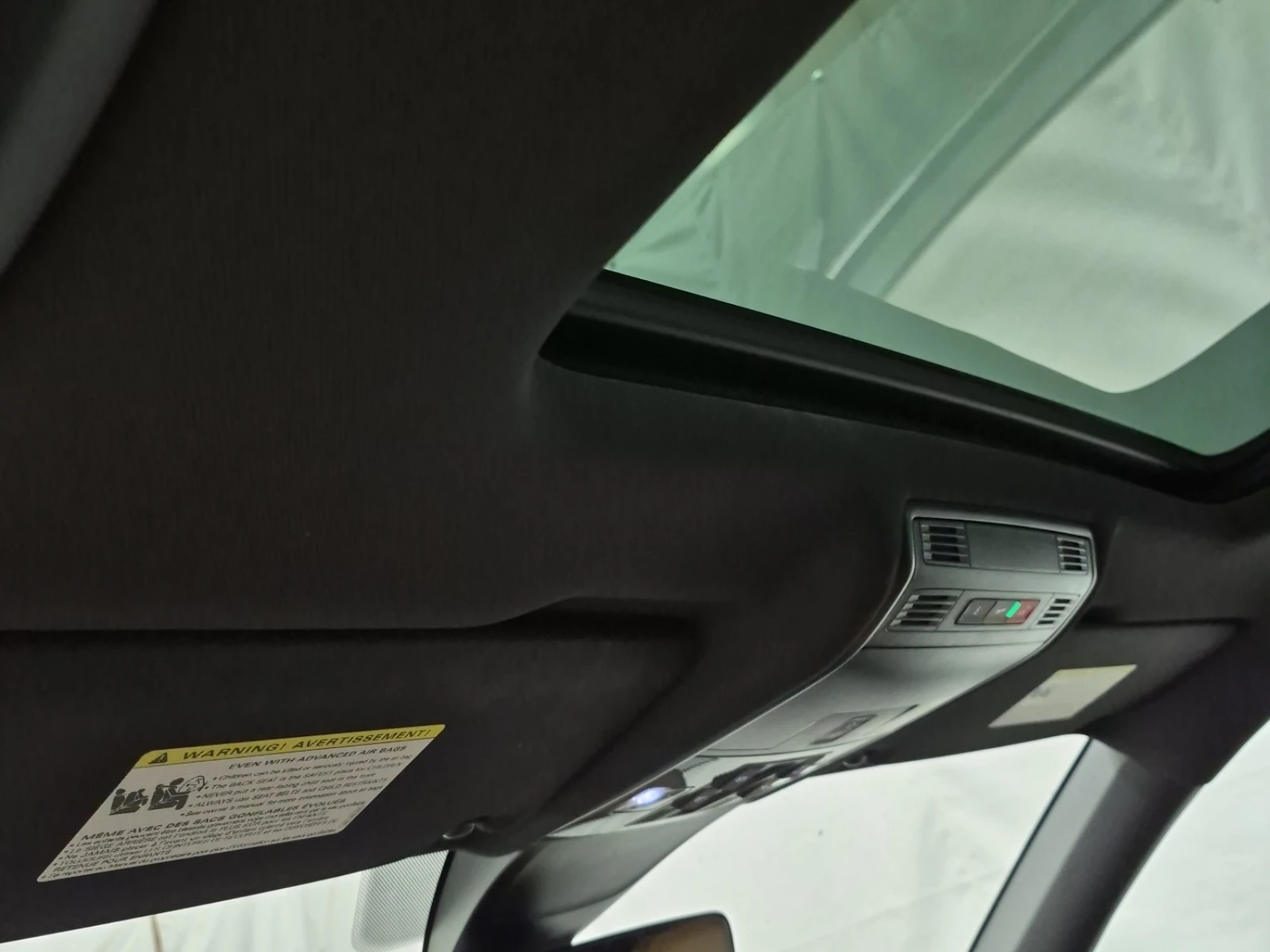 VW Tiguan R-LINE BLACK EDITION| PANO| CARFAX| 4MOTION|  | Mobile.bg � ����������� 14