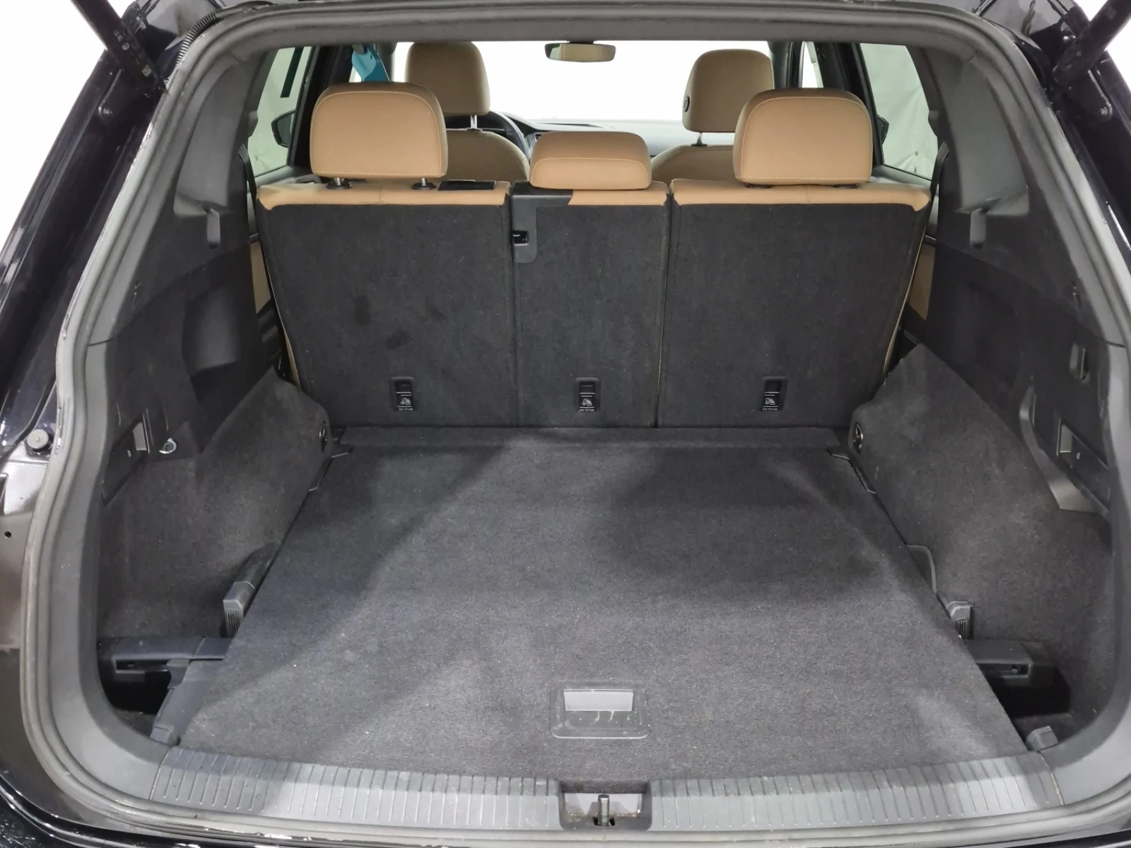 VW Tiguan R-LINE BLACK EDITION| PANO| CARFAX| 4MOTION|  | Mobile.bg � ����������� 15