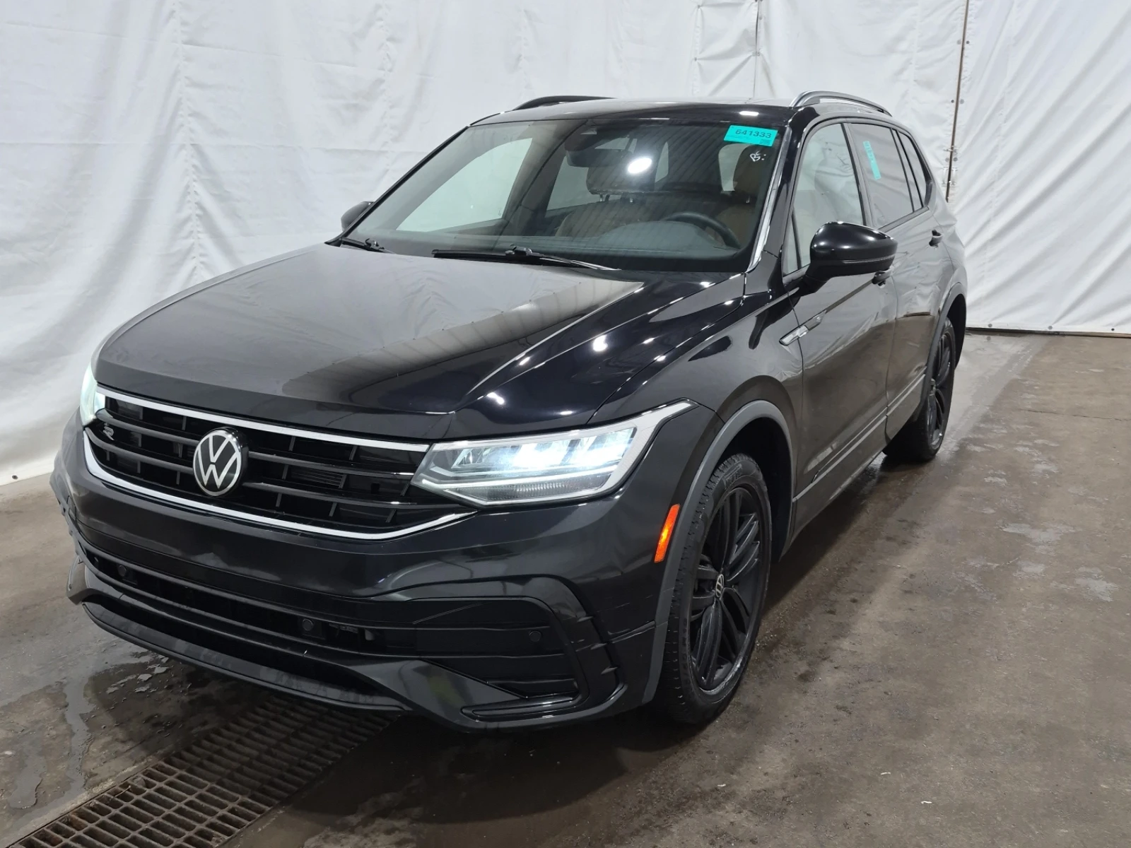 VW Tiguan R-LINE BLACK EDITION| PANO| CARFAX| 4MOTION|  | Mobile.bg � ����������� 1