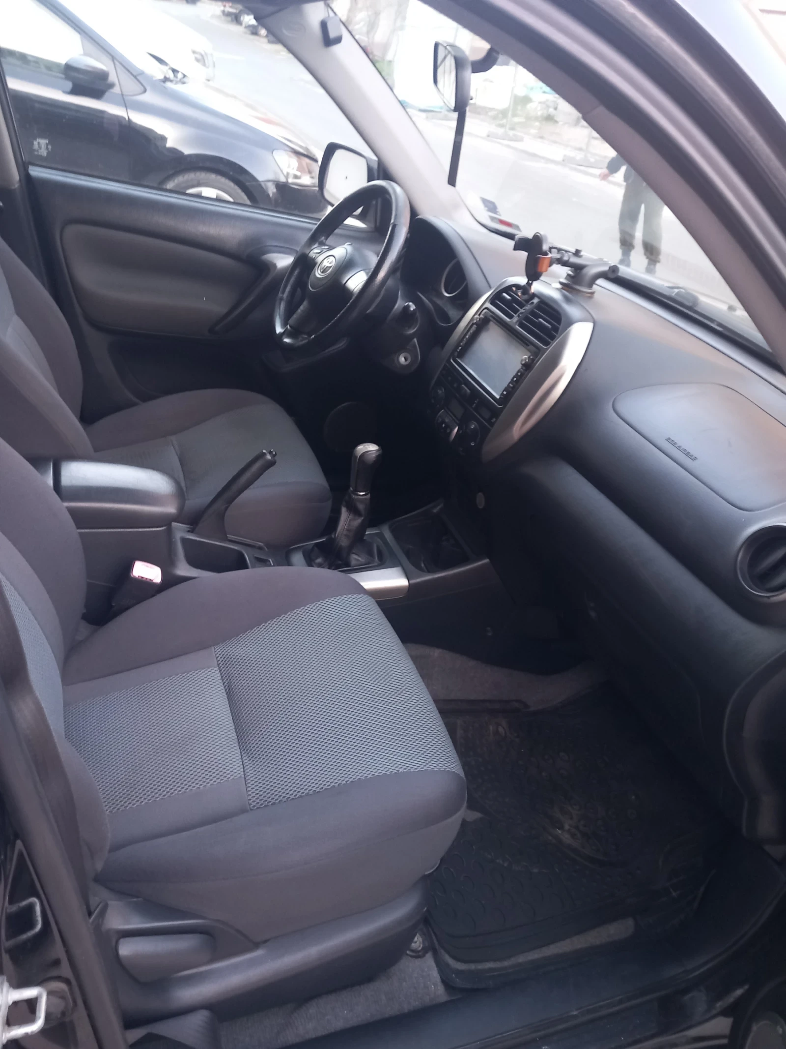 Toyota Rav4 2.0 D4D, снимка 8 - Автомобили и джипове - 53936250