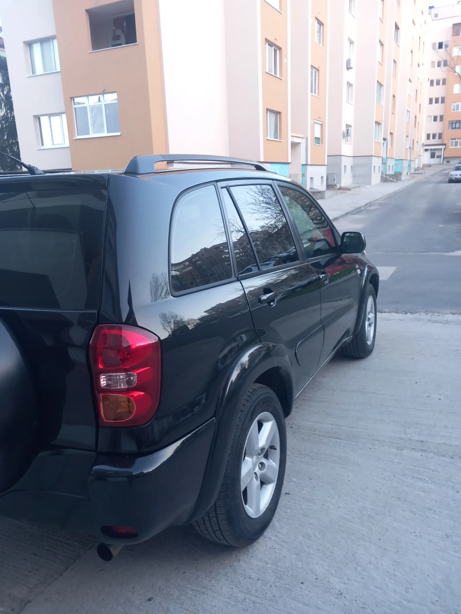 Toyota Rav4 2.0 D4D, снимка 9 - Автомобили и джипове - 53936250