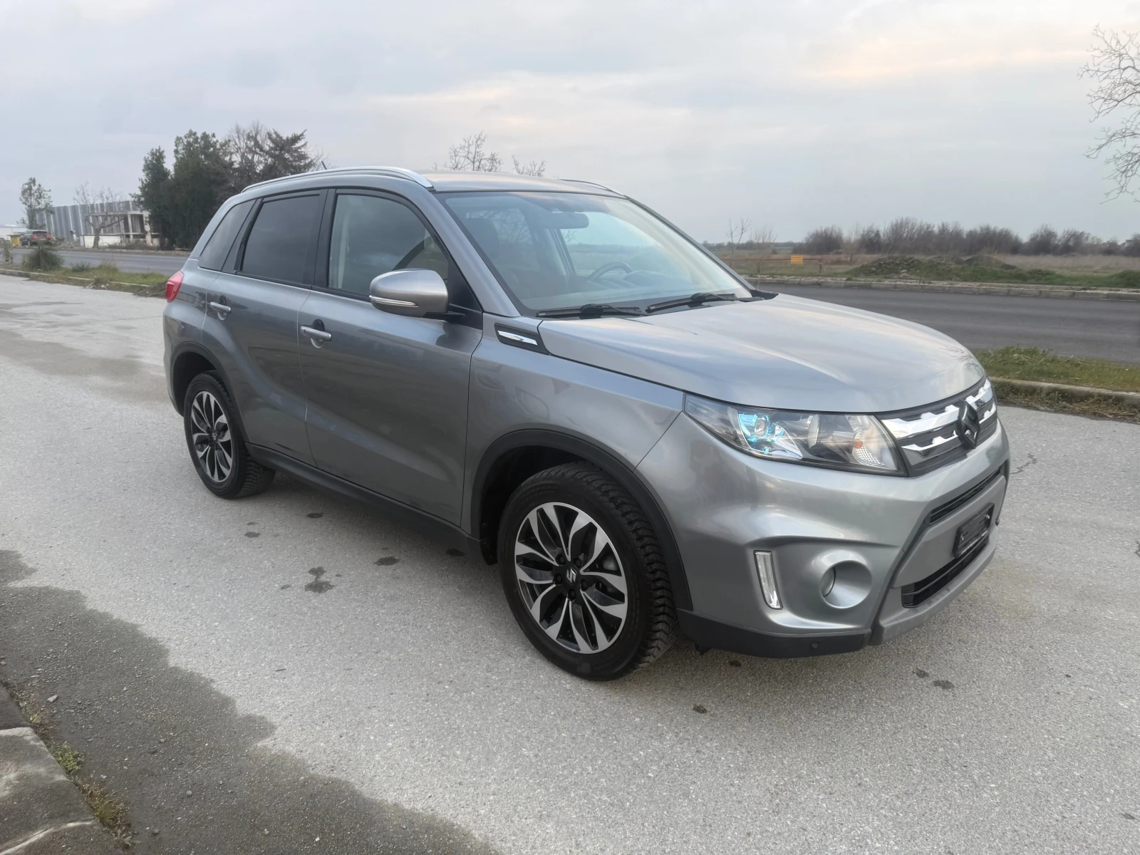 Suzuki Vitara AUT. NAVI 4x4 ШВЕЙЦАРИЯ, снимка 4 - Автомобили и джипове - 53968394