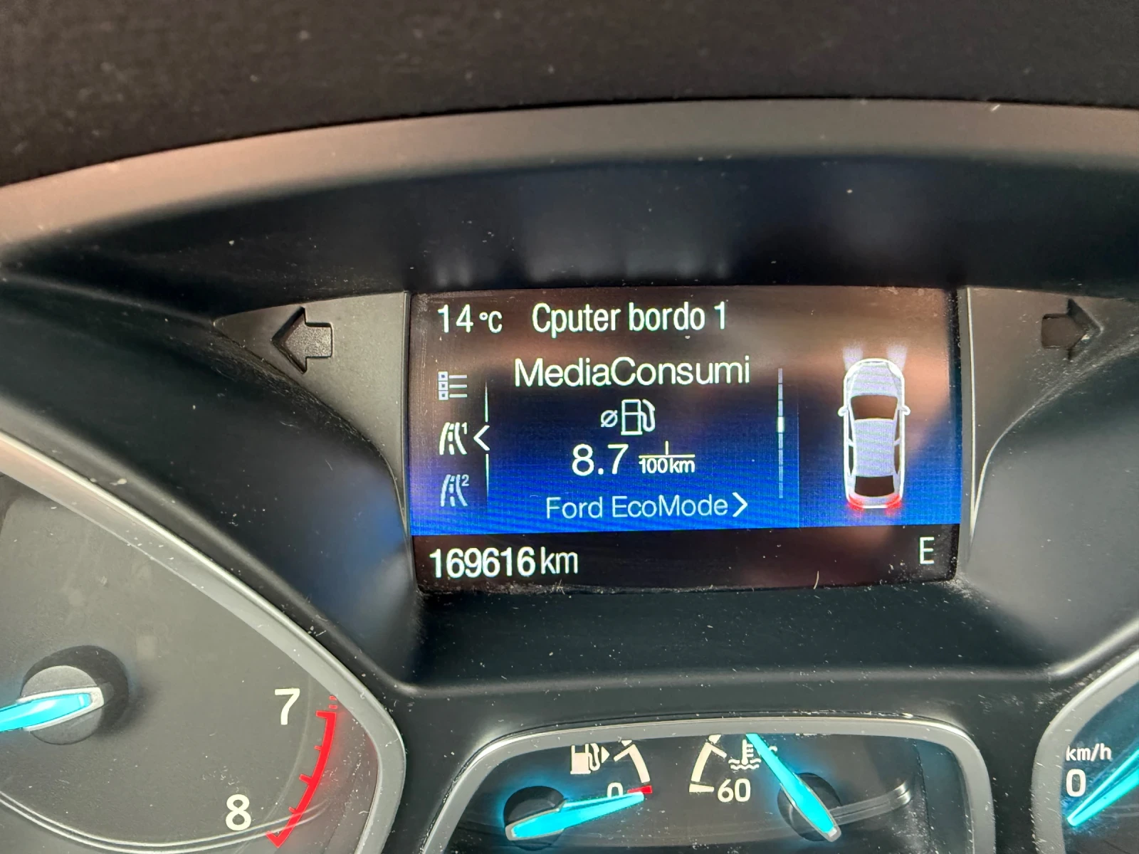 Ford Kuga 1.5 ECOBOOST - 120к.с. - Топ състояние, снимка 17 - Автомобили и джипове - 54126188