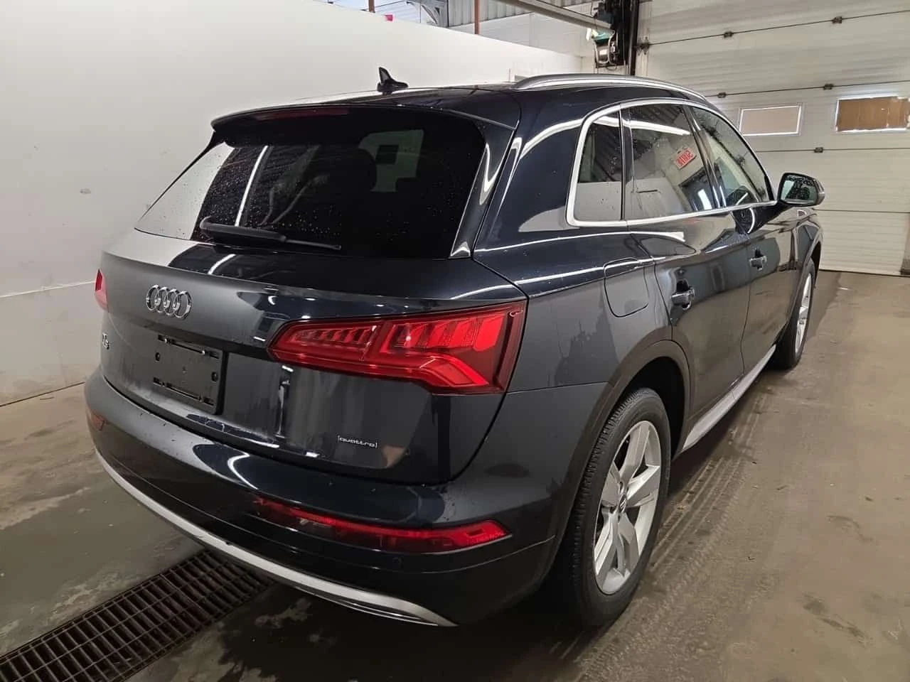 Audi Q5 * Technik * ПОДГРЕВИ * 360 * PANO * CARFAX, снимка 3 - Автомобили и джипове - 54569156