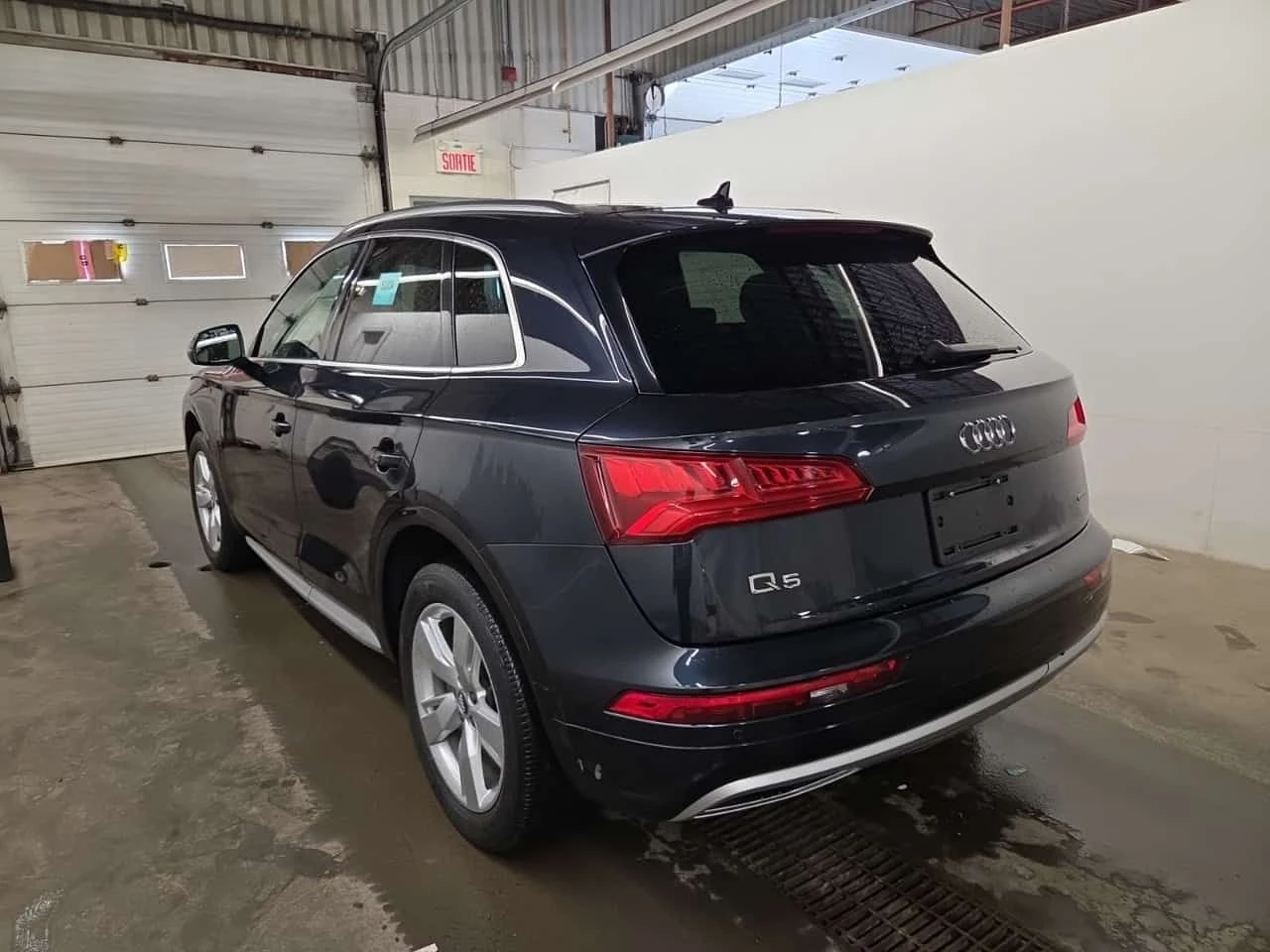 Audi Q5 * Technik * ПОДГРЕВИ * 360 * PANO * CARFAX, снимка 4 - Автомобили и джипове - 54569156