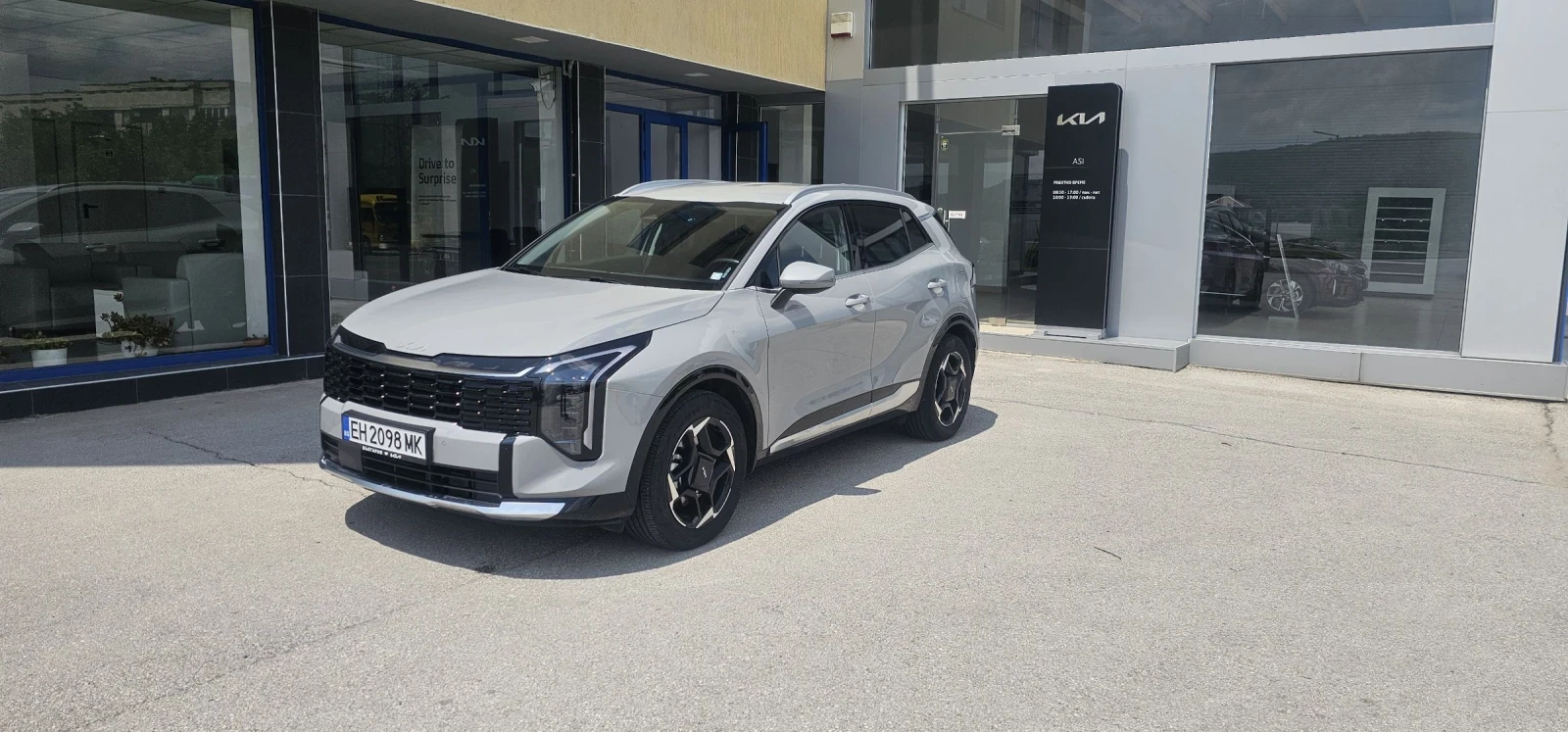 Kia Sportage 1.6 HEV 6AT Executive, снимка 2 - Автомобили и джипове - 54834036