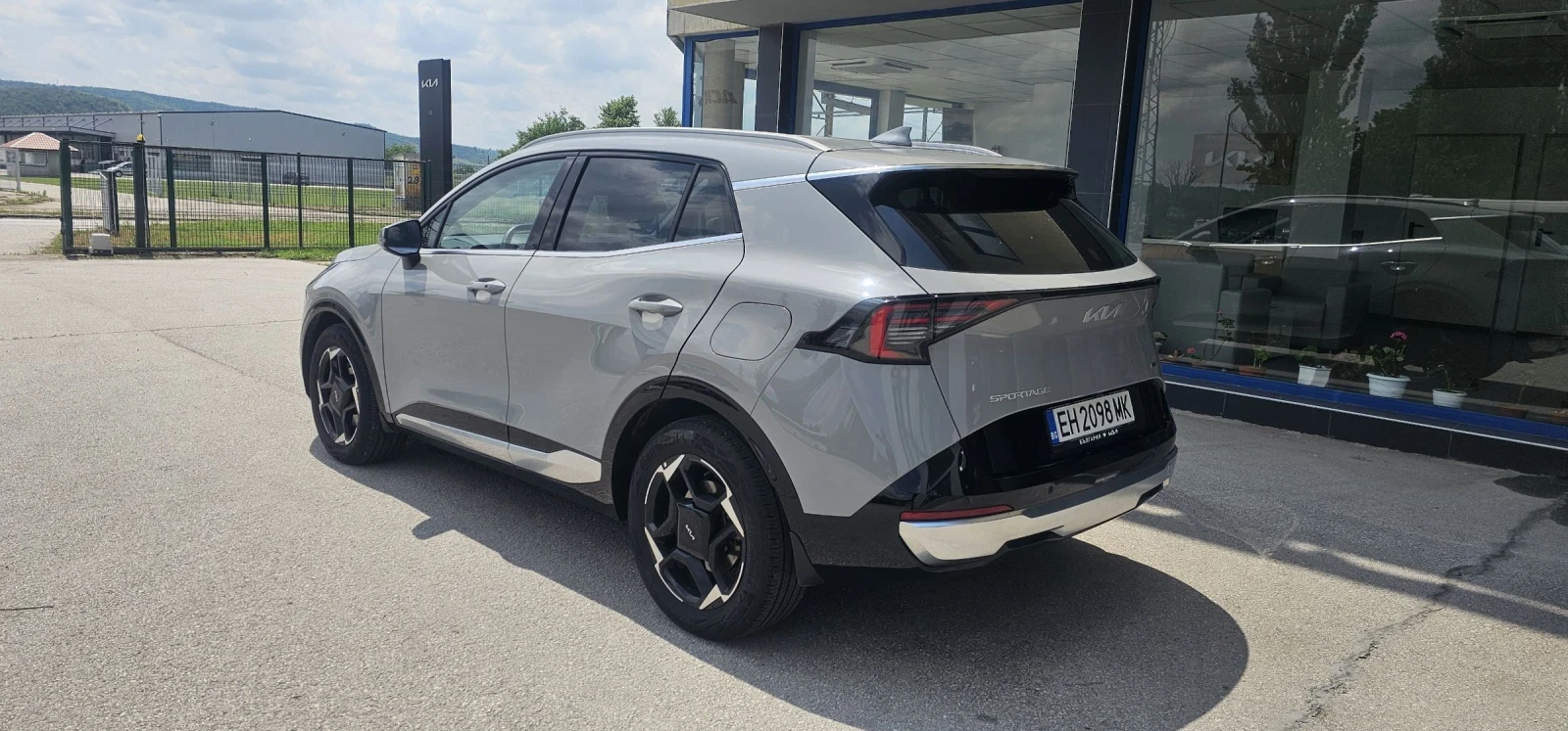 Kia Sportage 1.6 HEV 6AT Executive, снимка 6 - Автомобили и джипове - 54834036