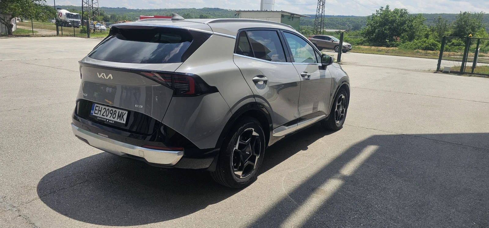 Kia Sportage 1.6 HEV 6AT Executive, снимка 4 - Автомобили и джипове - 54834036
