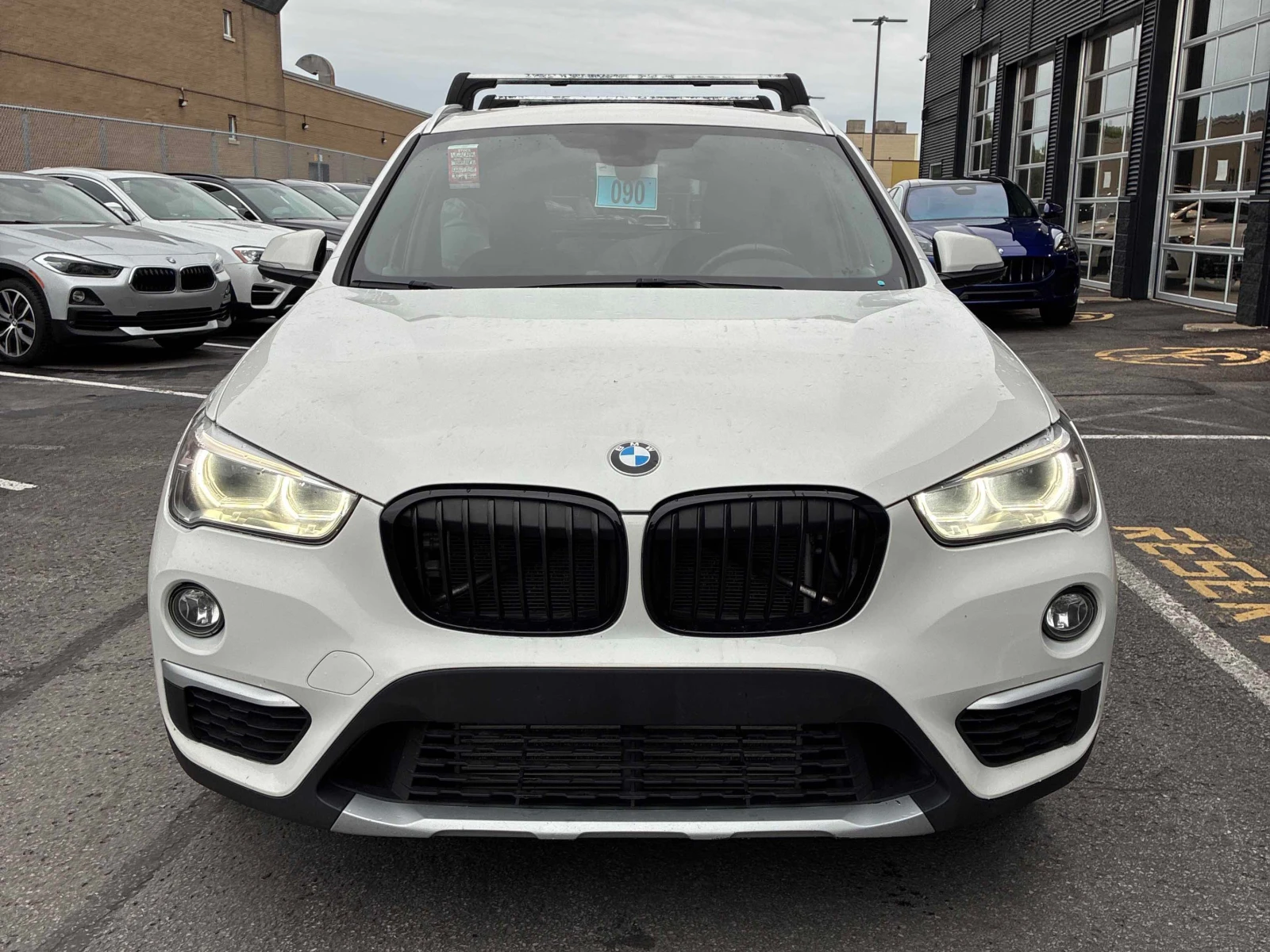 BMW X1 * xDrive28i * АВТОКРЕДИТ БЕЗ ПЪРВОНАЧАЛНА ВНОСКА, снимка 2 - Автомобили и джипове - 56018643